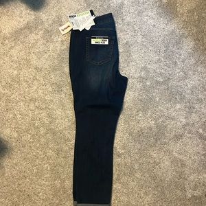 D. Jean’s brand plus size blue jeans size 16w NWT